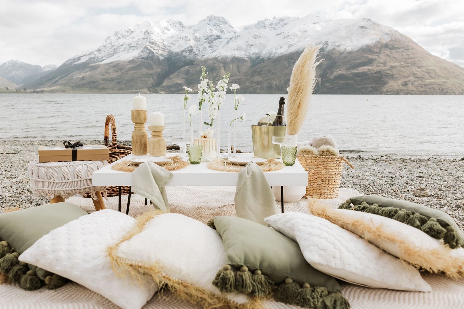 Wedding at Castaways Resort above Karioitahi Beach, South Auckland