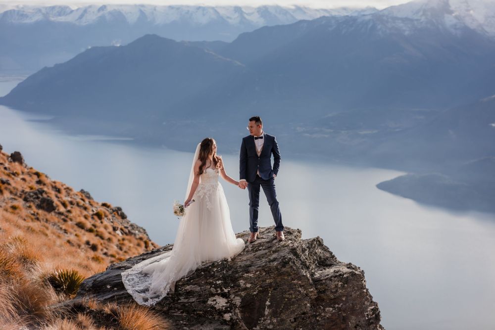 Queenstown clifftop heli elopement